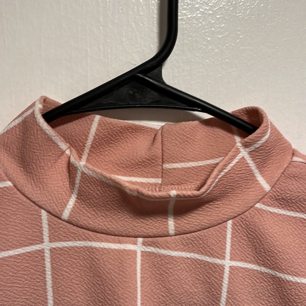 SHEIN Top - Picture 3 of 9